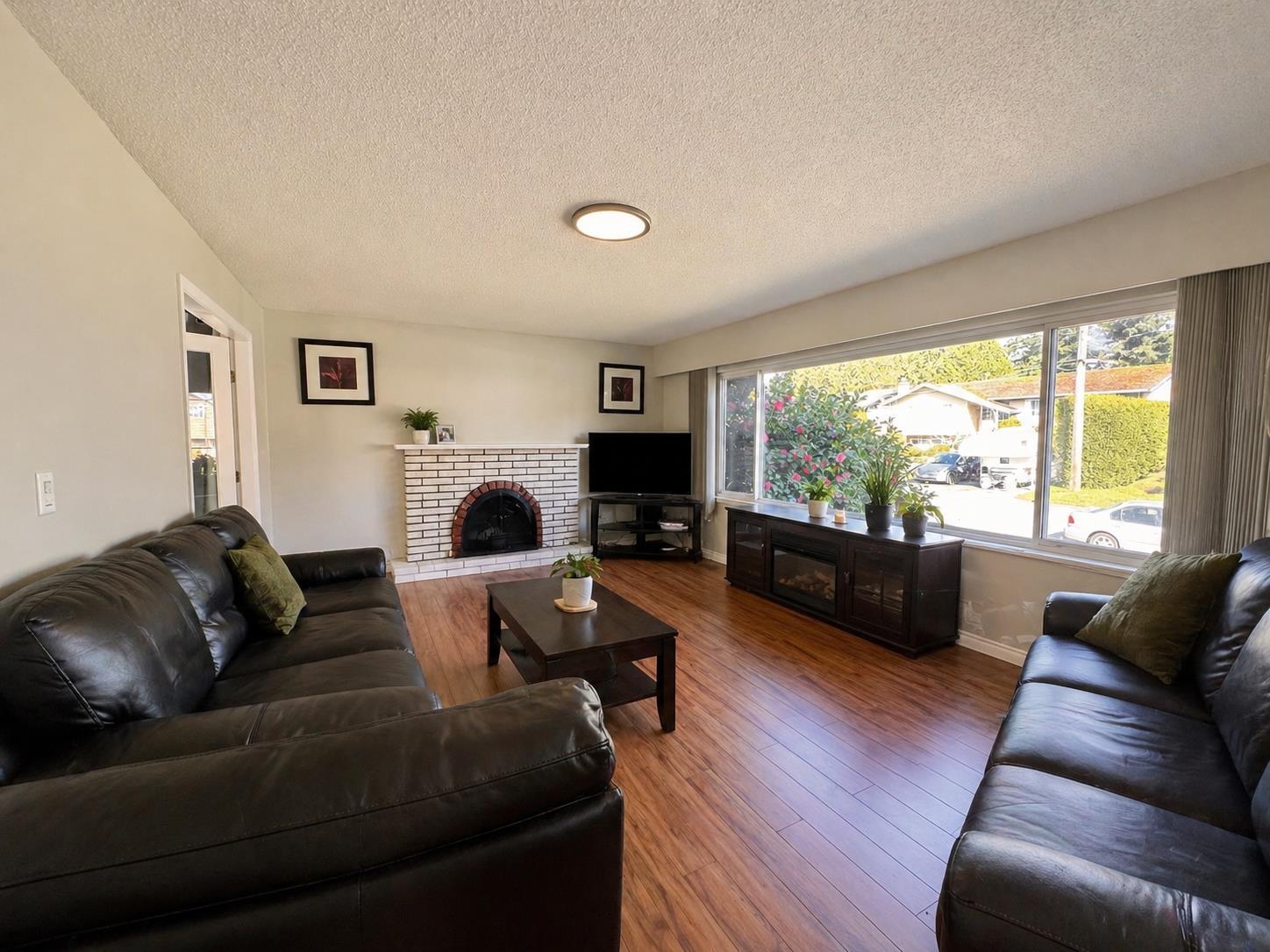 7133 114a Street Property Photo 2