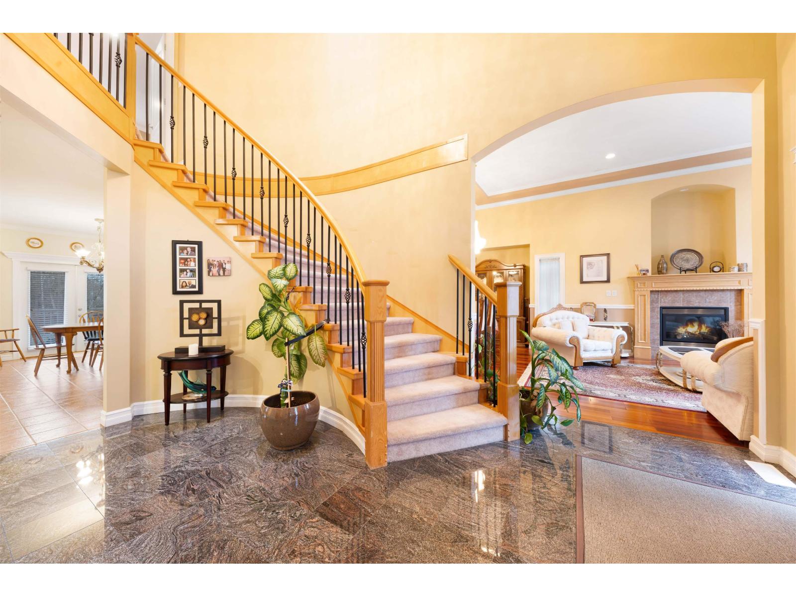 17015 86a Avenue Property Photo 6