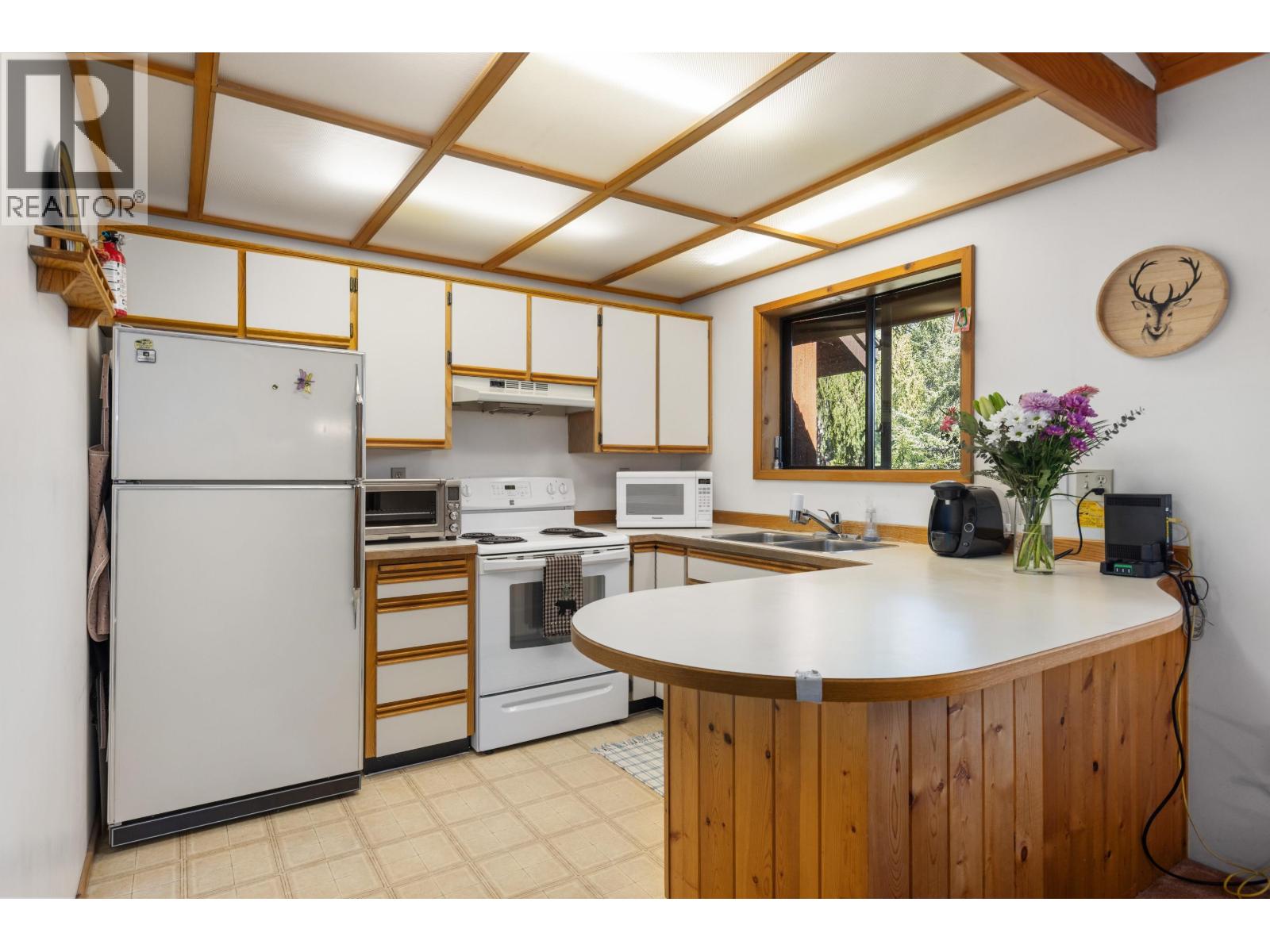 2732 Sproatt Drive Property Photo 6