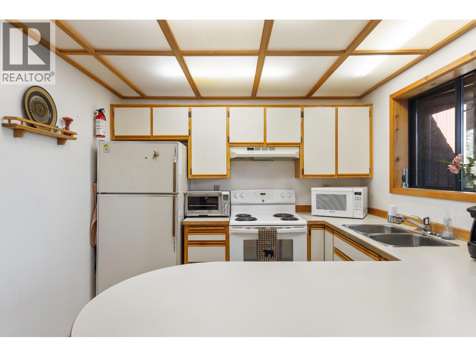 2732 Sproatt Drive Property Photo 7