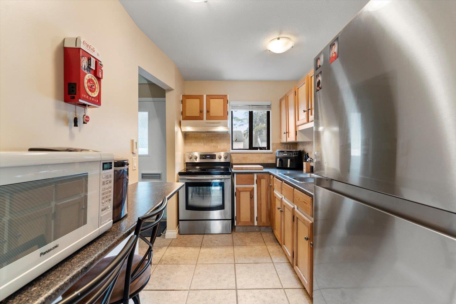 14 6609 138 Street Property Photo 8