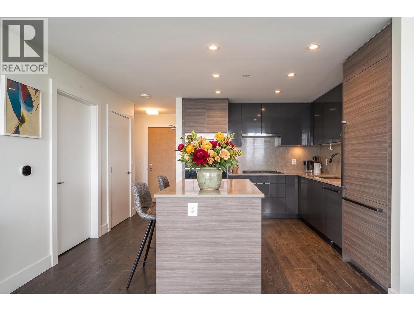 1402 3438 Sawmill Crescent Property Photo 5