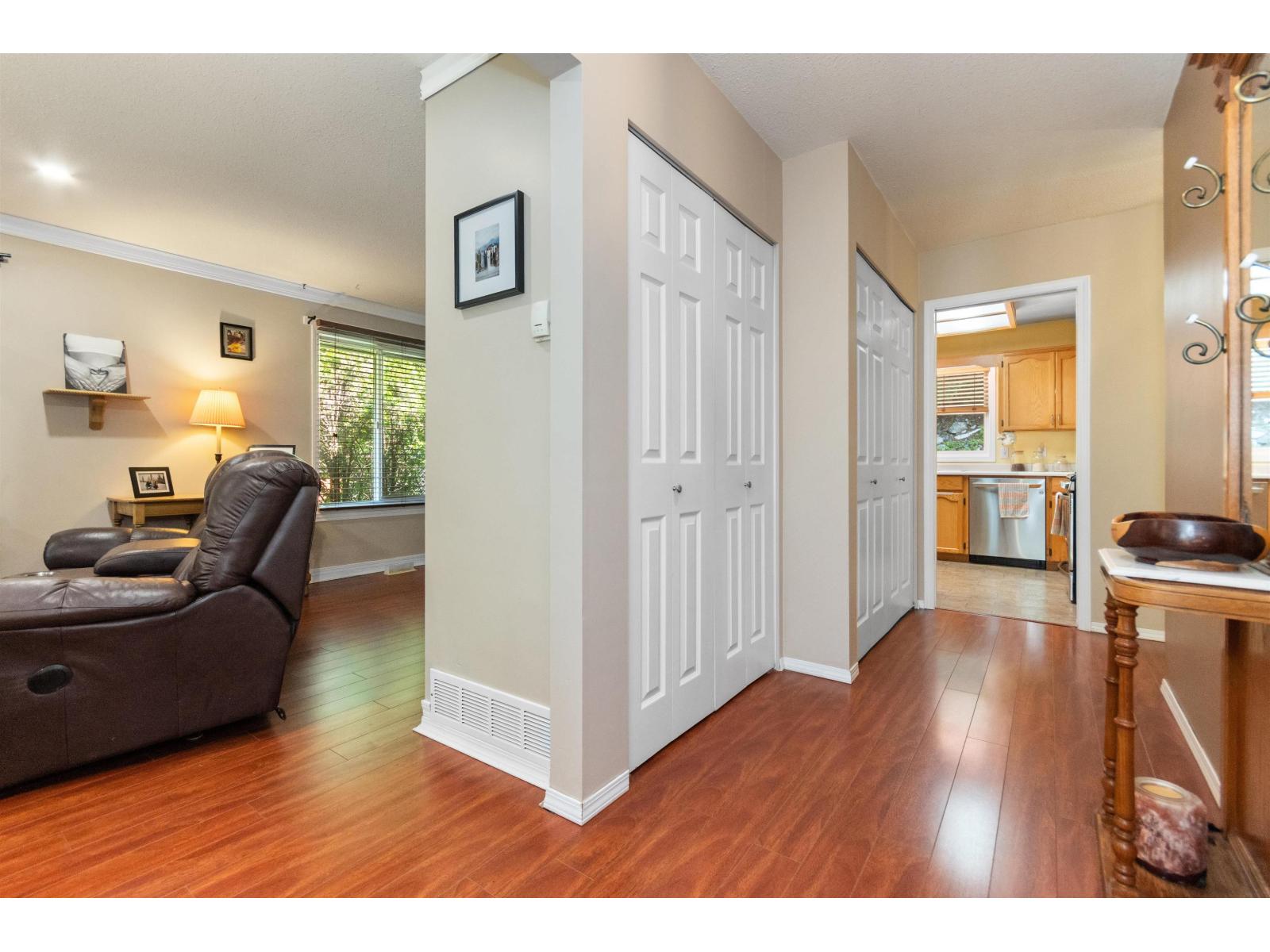 21454 Richmond Drive Property Photo 6