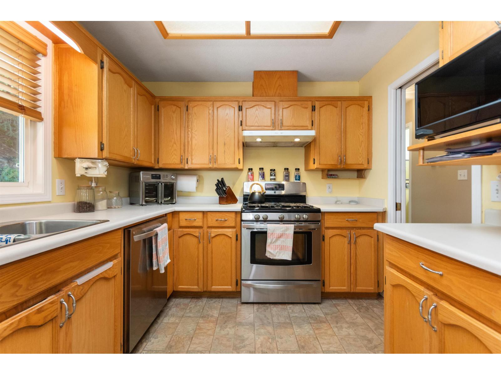 21454 Richmond Drive Property Photo 12