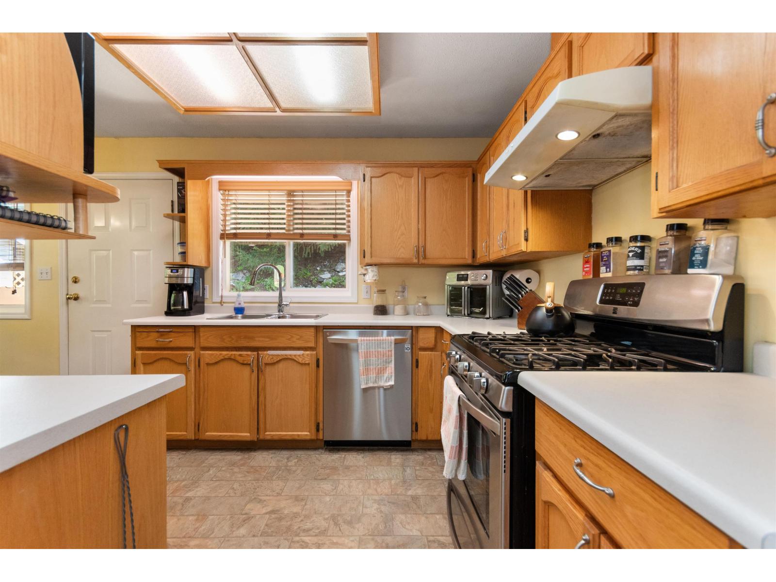 21454 Richmond Drive Property Photo 13