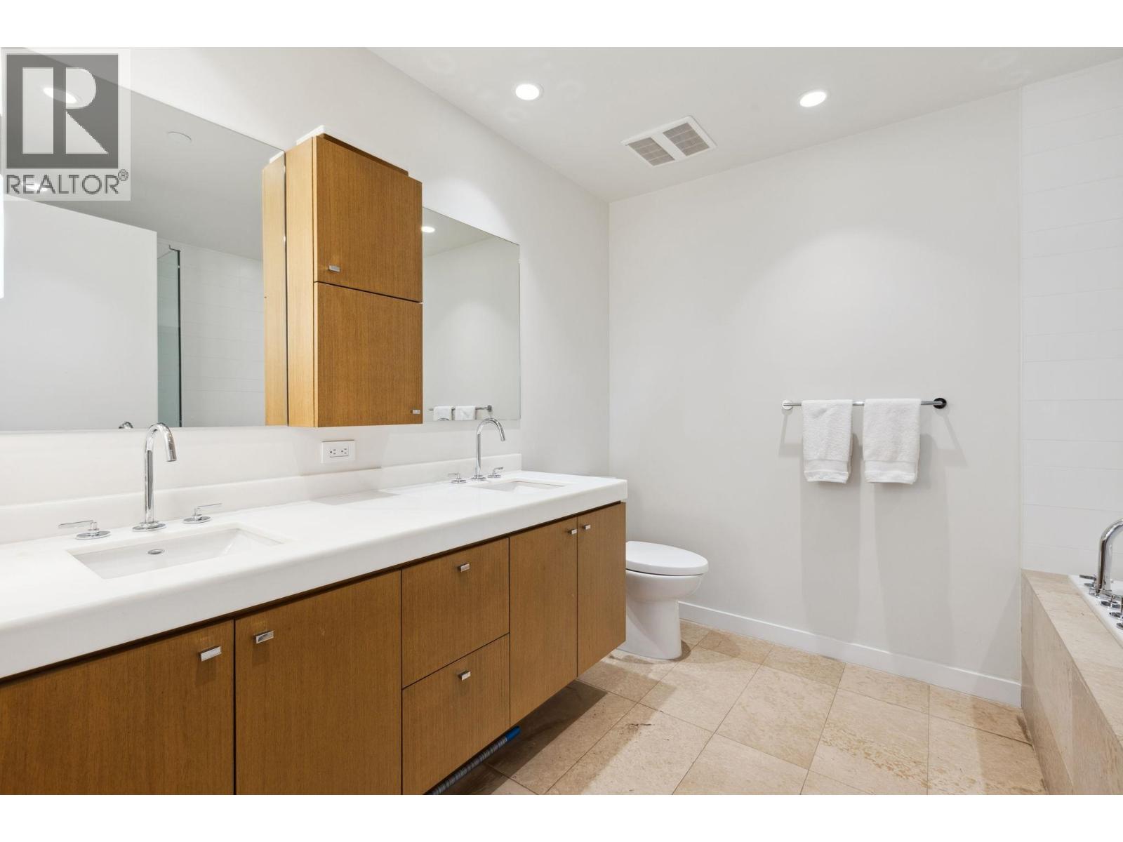 204 788 Arthur Erickson Place Property Photo 11
