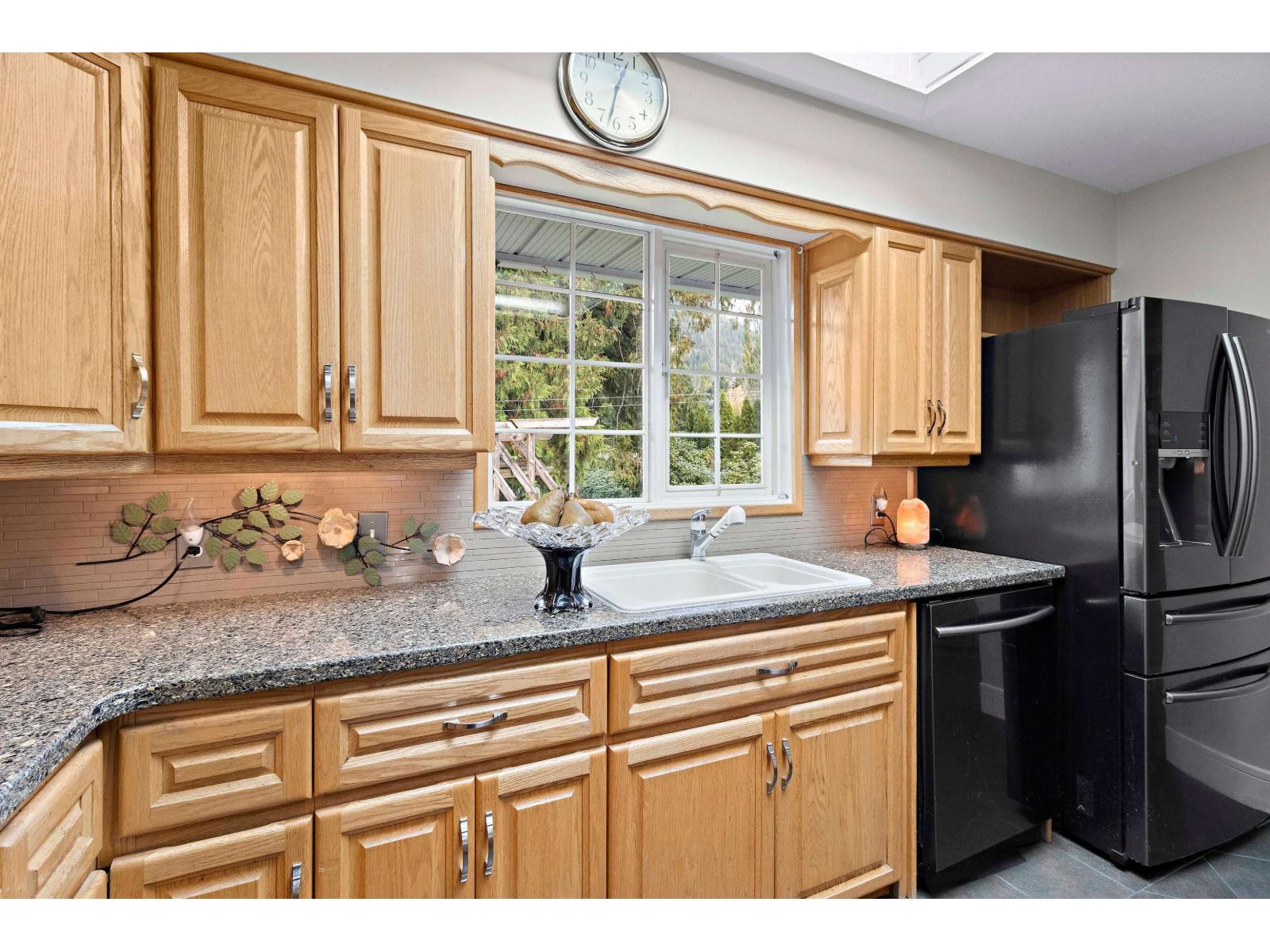 62525 Airport Road Property Photo 9