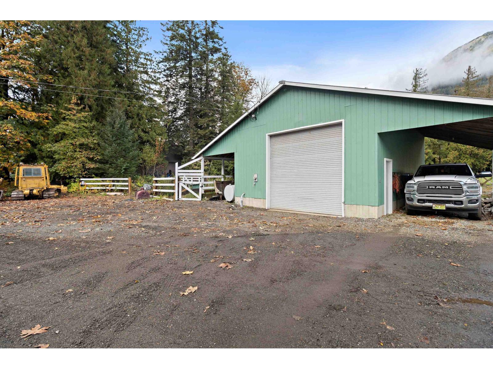 62525 Airport Road Property Photo 16