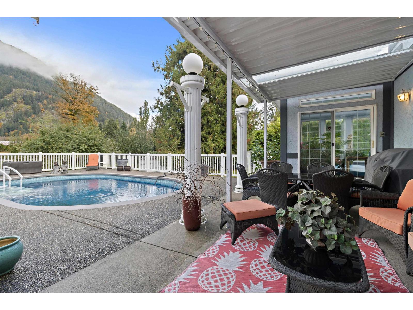 62525 Airport Road Property Photo 17