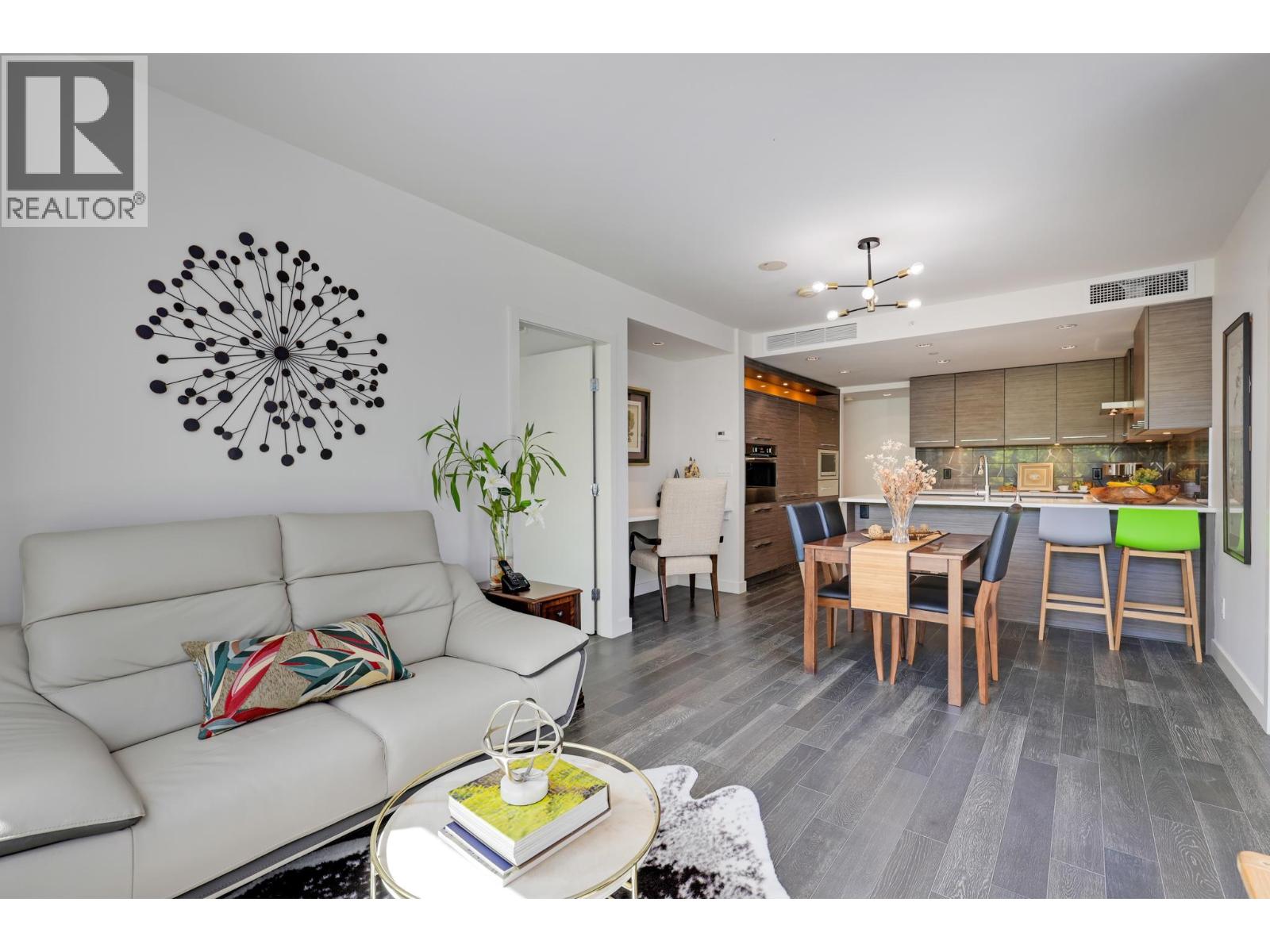 708 7468 Lansdowne Road Property Photo 7