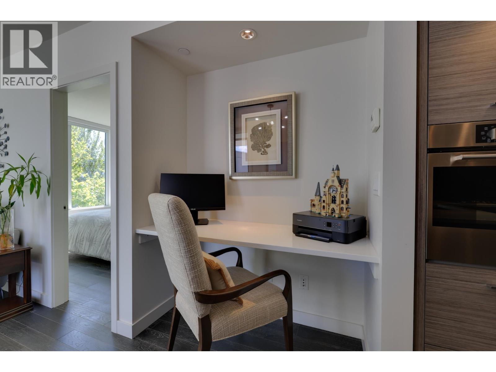 708 7468 Lansdowne Road Property Photo 11