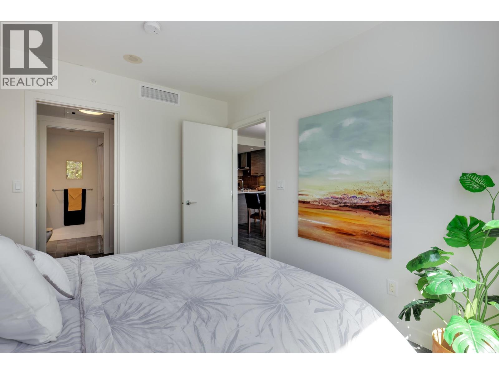 708 7468 Lansdowne Road Property Photo 17