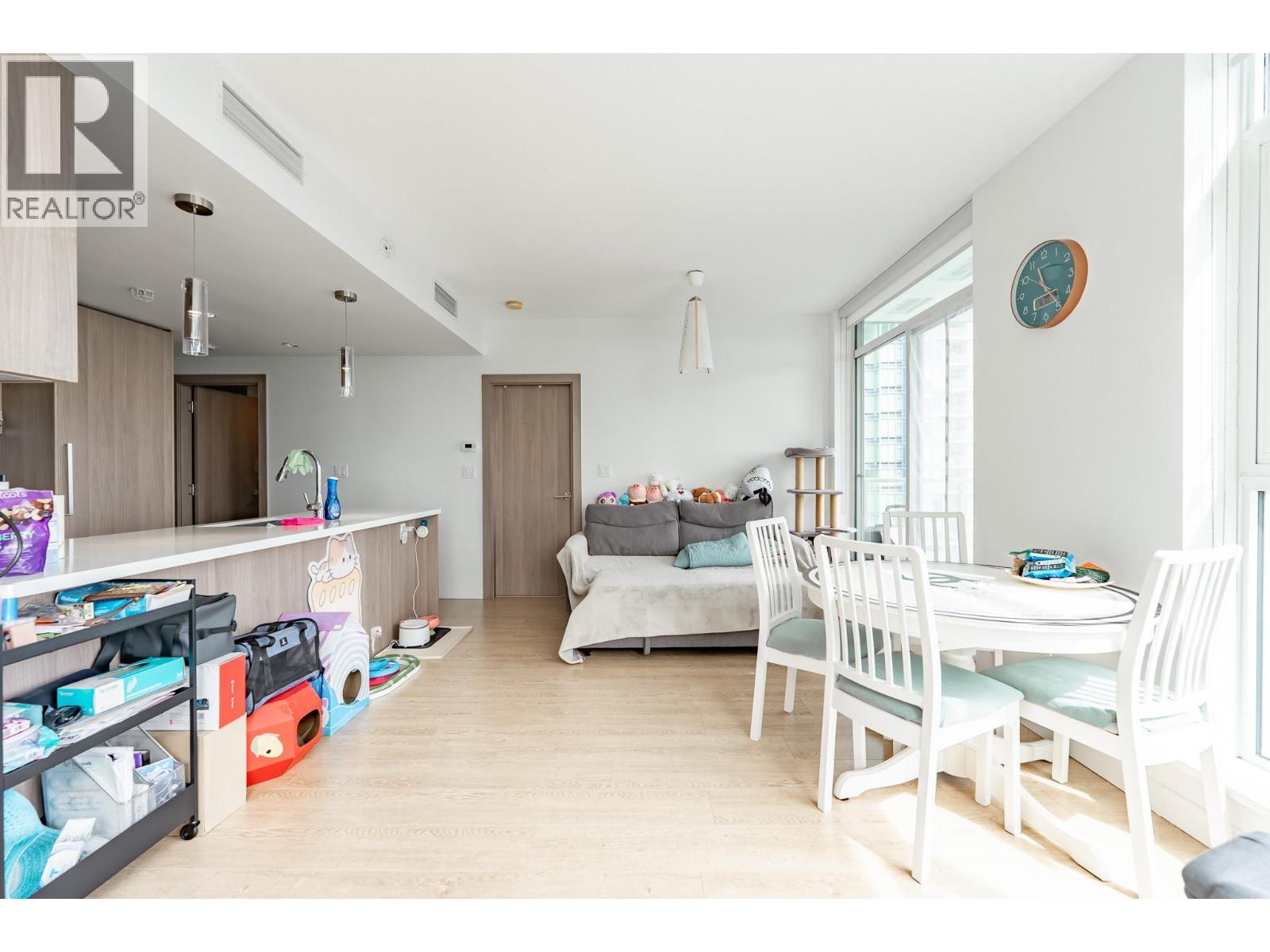 1901 6538 Nelson Avenue Property Photo 4