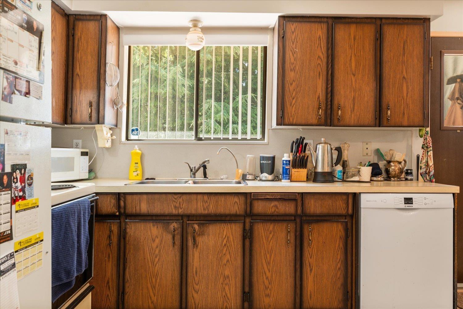 19426 63a Avenue Property Photo 7
