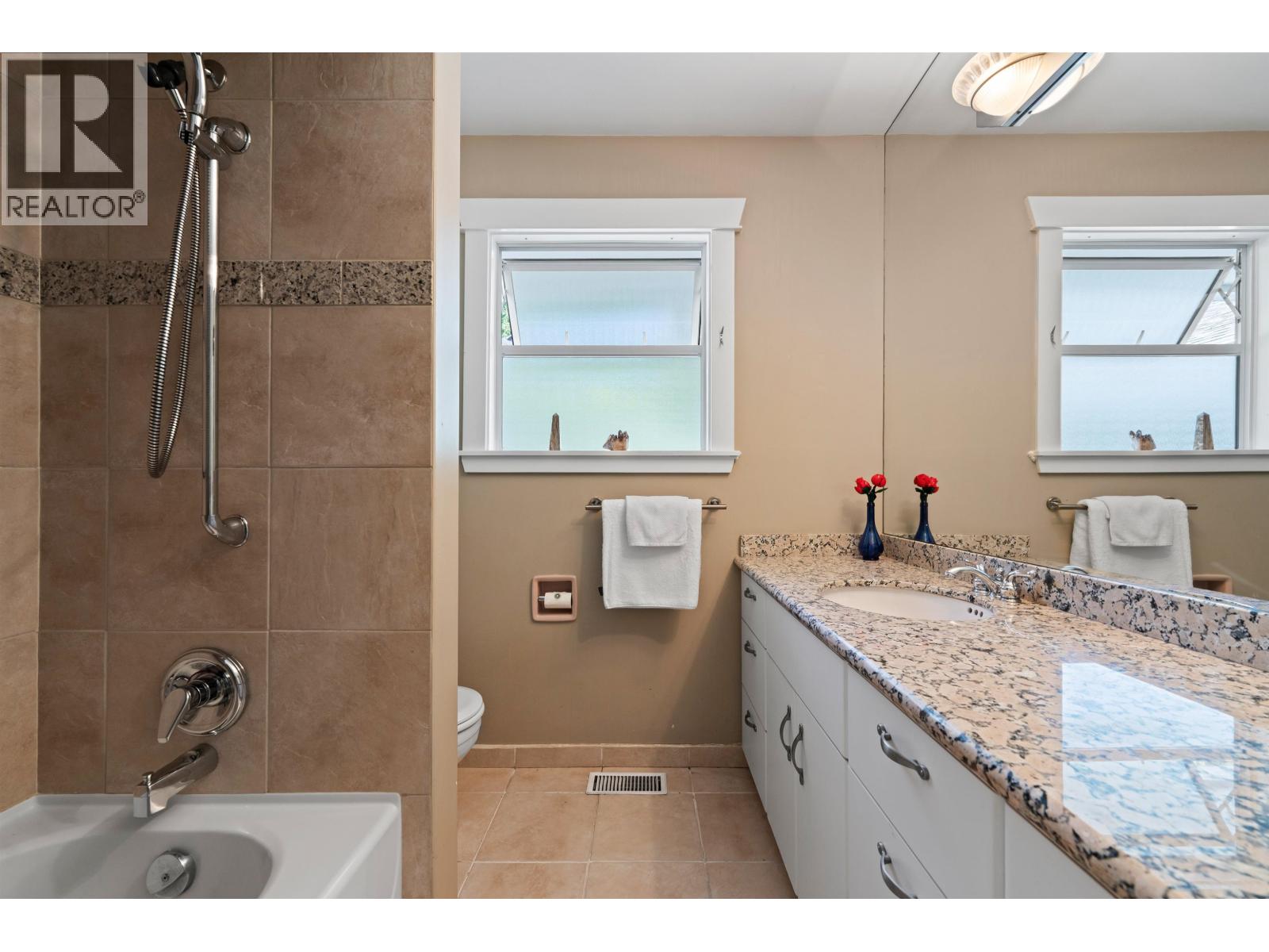 353 Newdale Court Property Photo 15