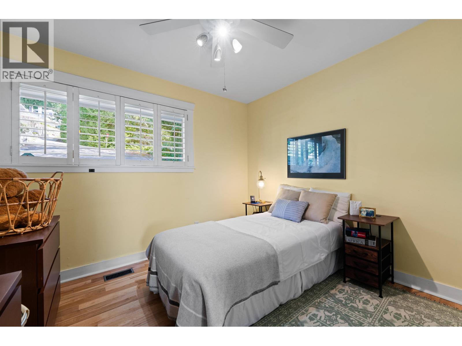 353 Newdale Court Property Photo 16