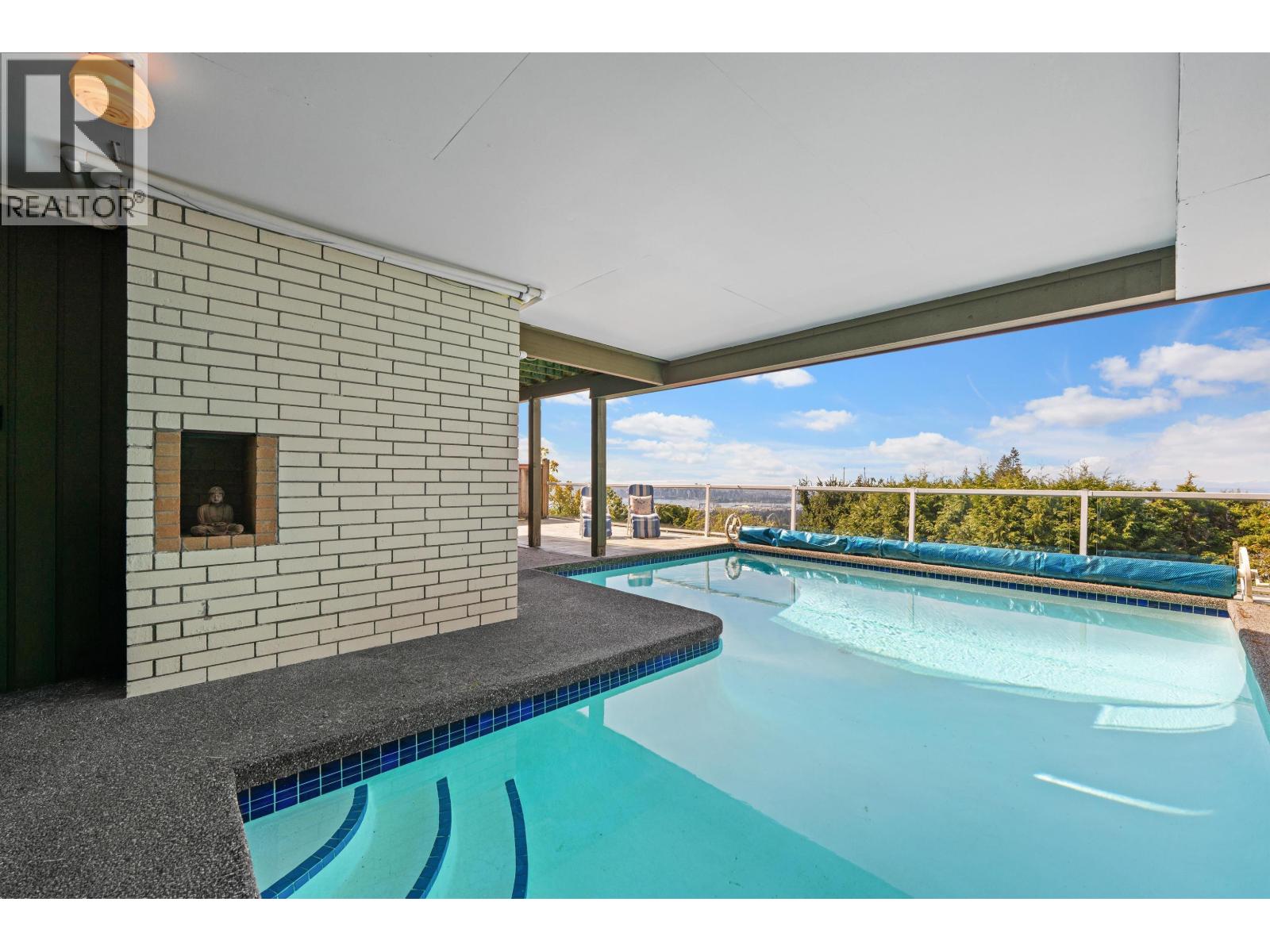 353 Newdale Court Property Photo 19