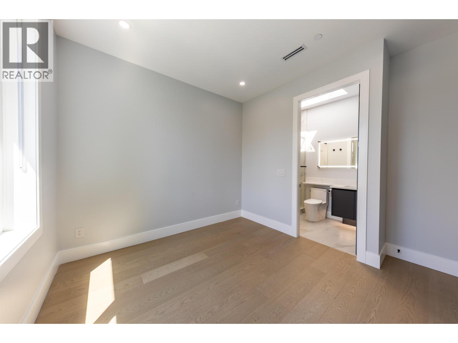 3587 Mayfair Avenue Property Photo 25