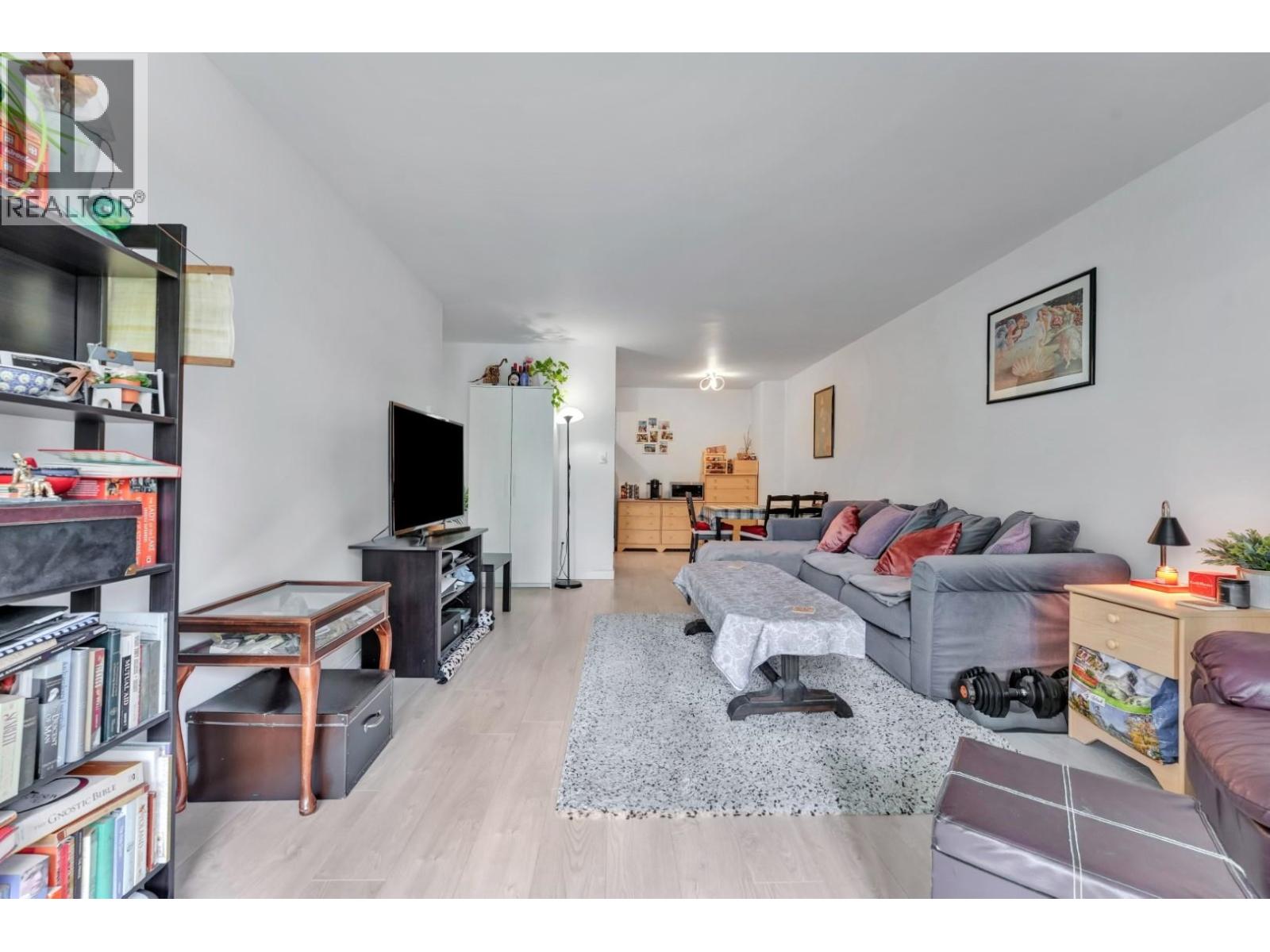 304 9847 Manchester Drive Property Photo 15