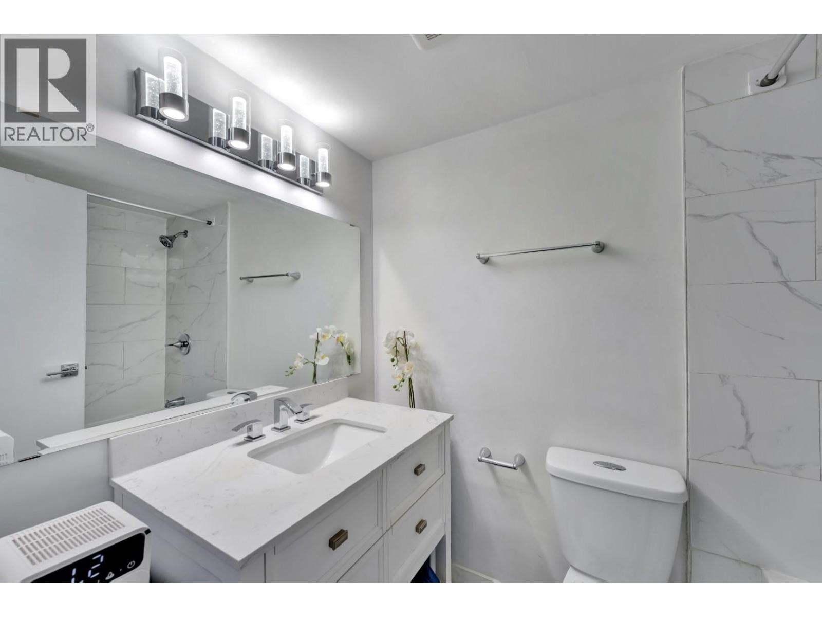 304 9847 Manchester Drive Property Photo 22