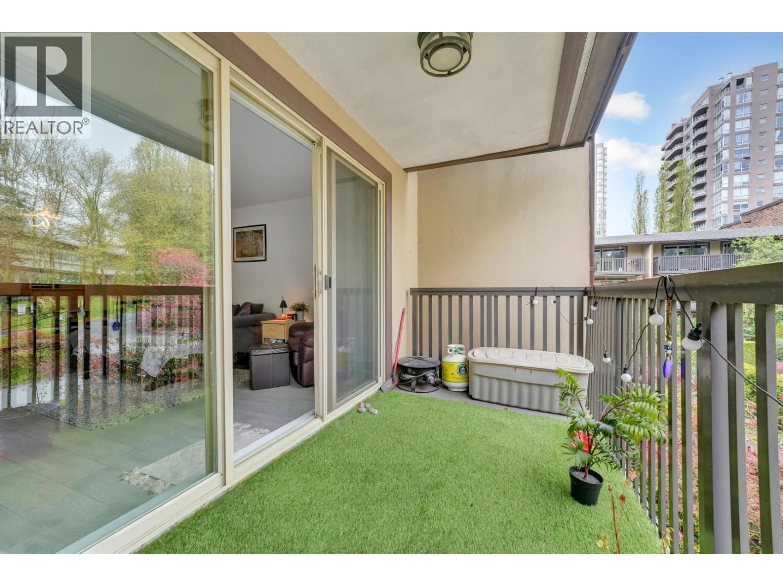 304 9847 Manchester Drive Property Photo 23