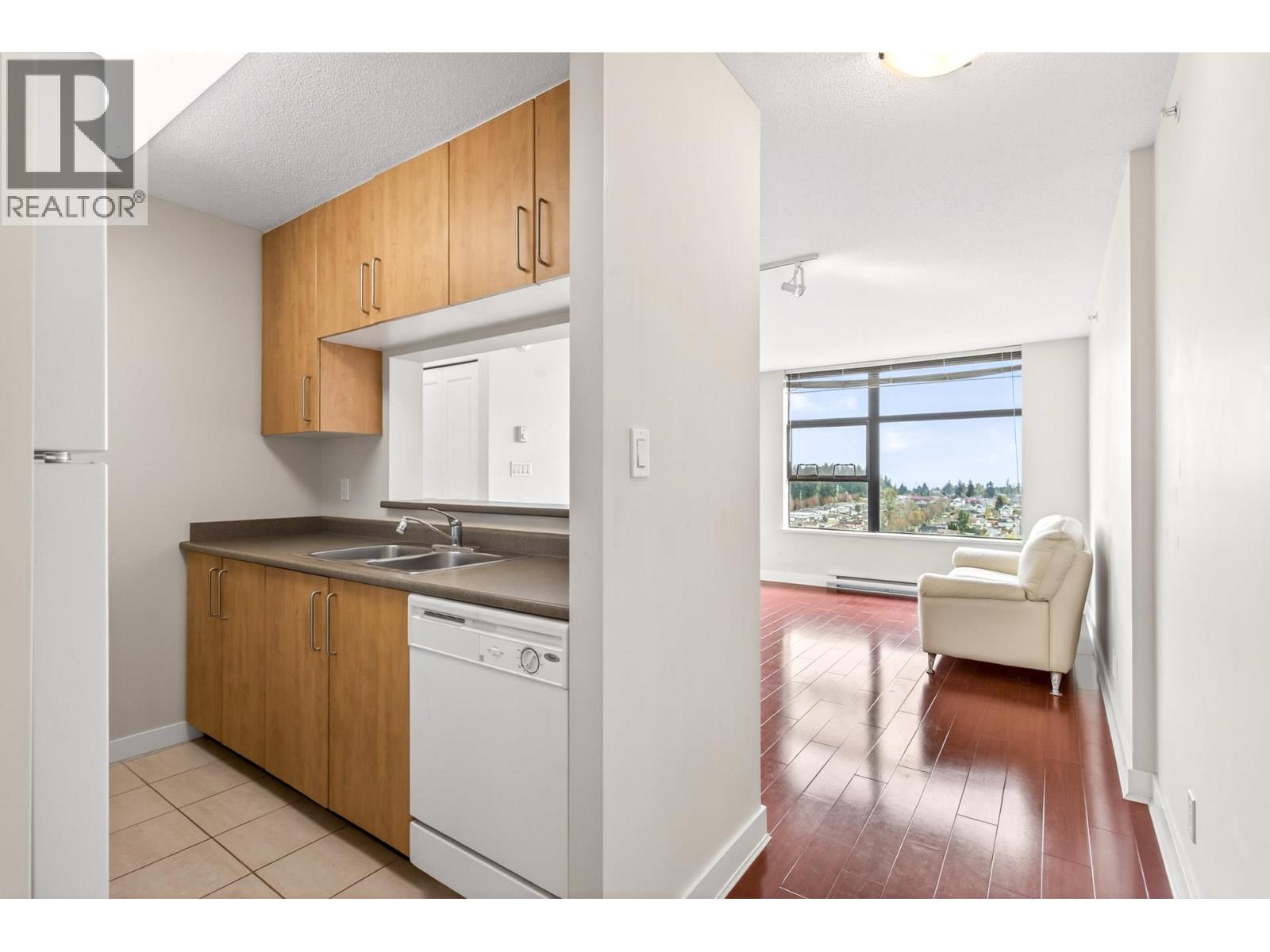2502 5380 Oben Street Property Photo 4