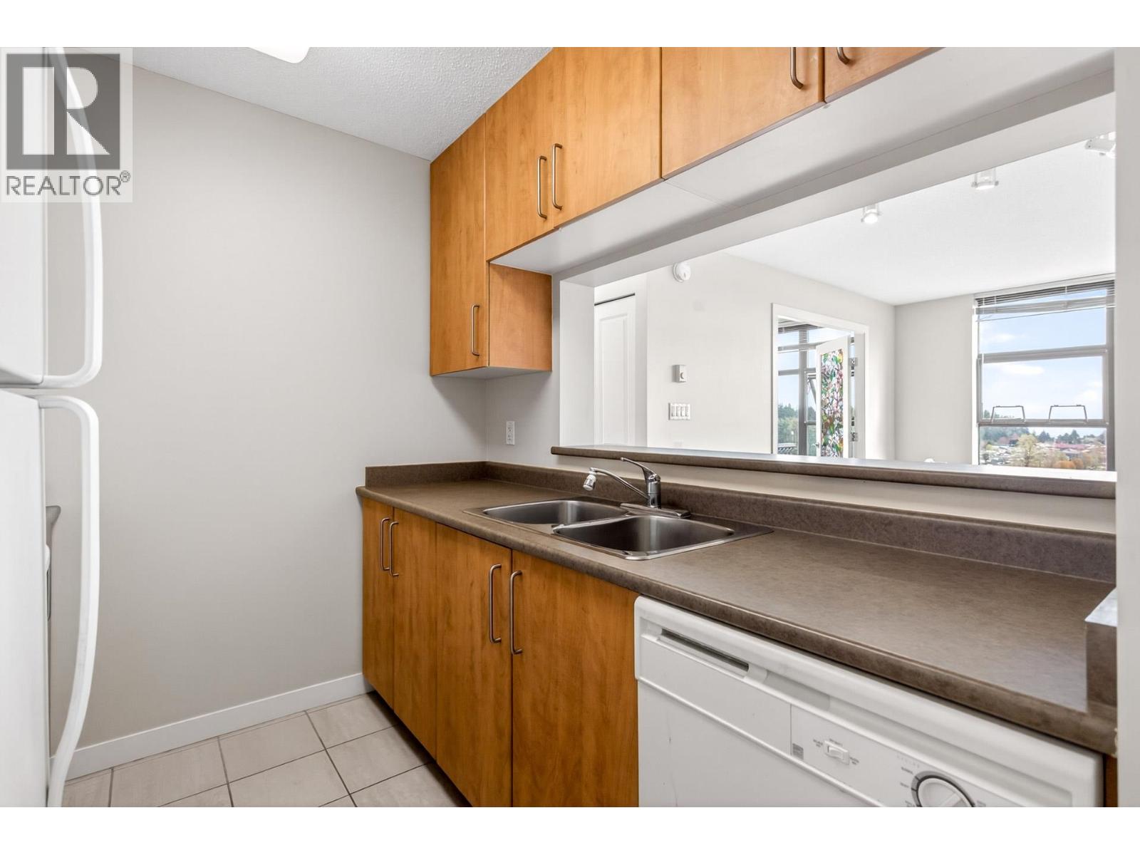 2502 5380 Oben Street Property Photo 8