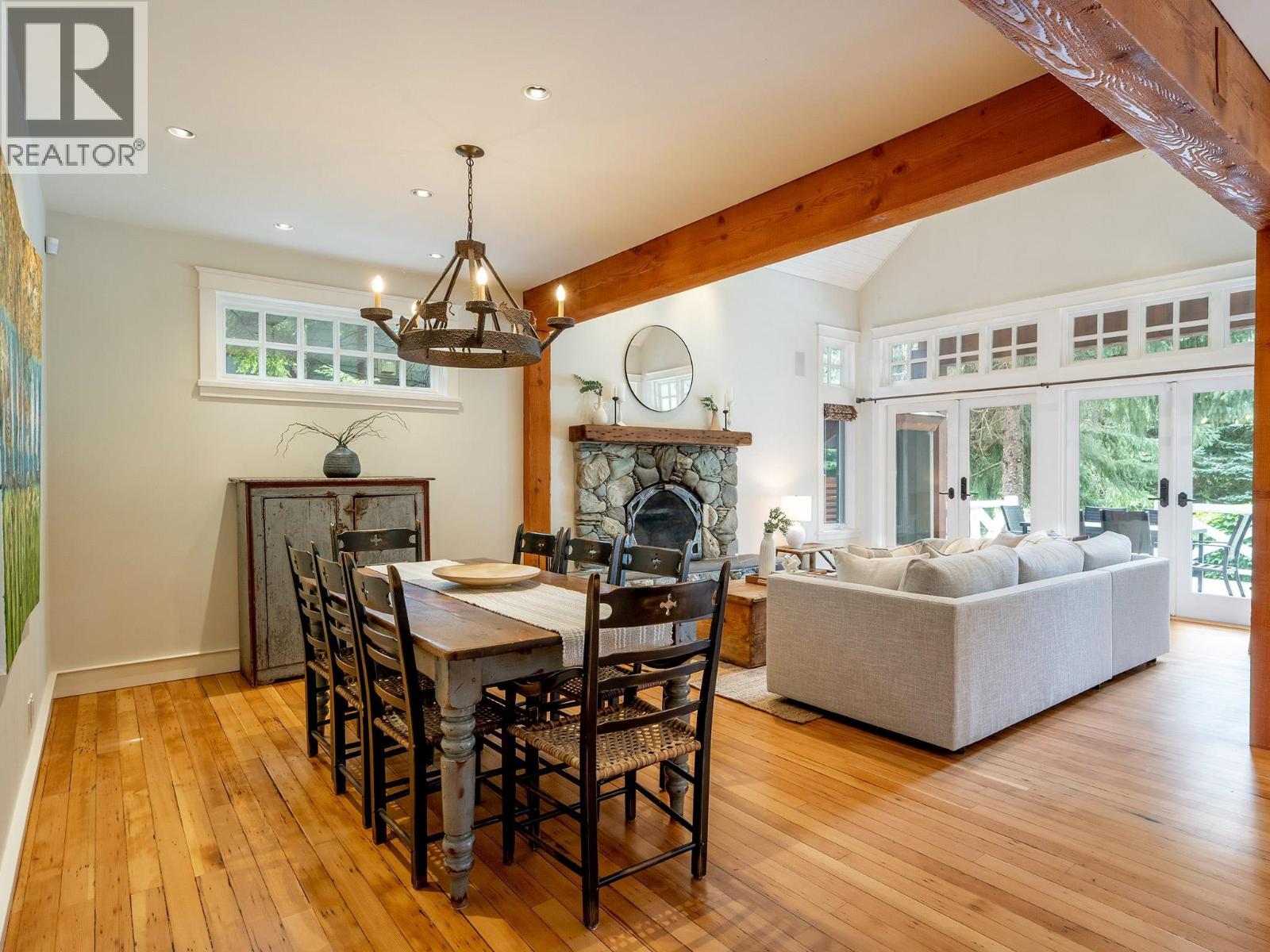 7313 Fitzsimmons Road South Property Photo 8