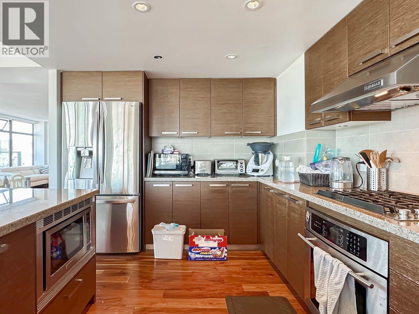 1802 5811 No. 3 Road Property Photo 9