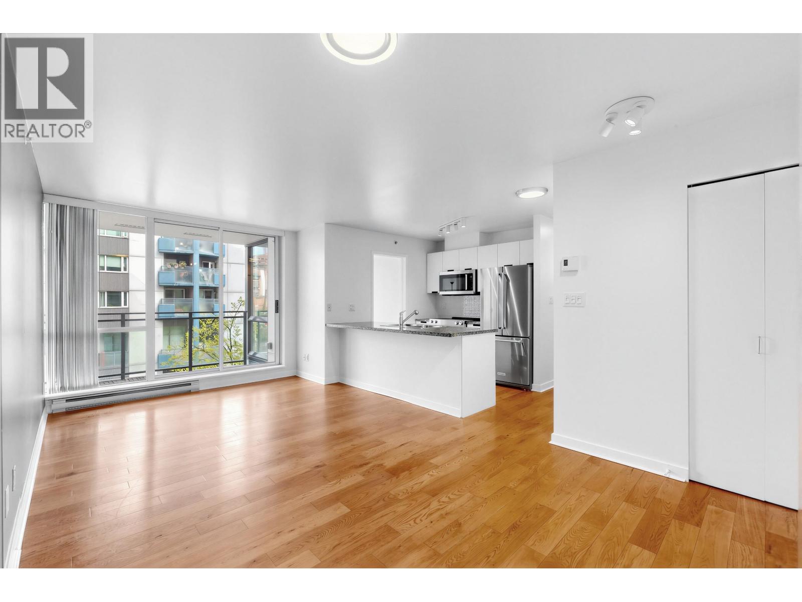 602 1082 Seymour Street Property Photo 2
