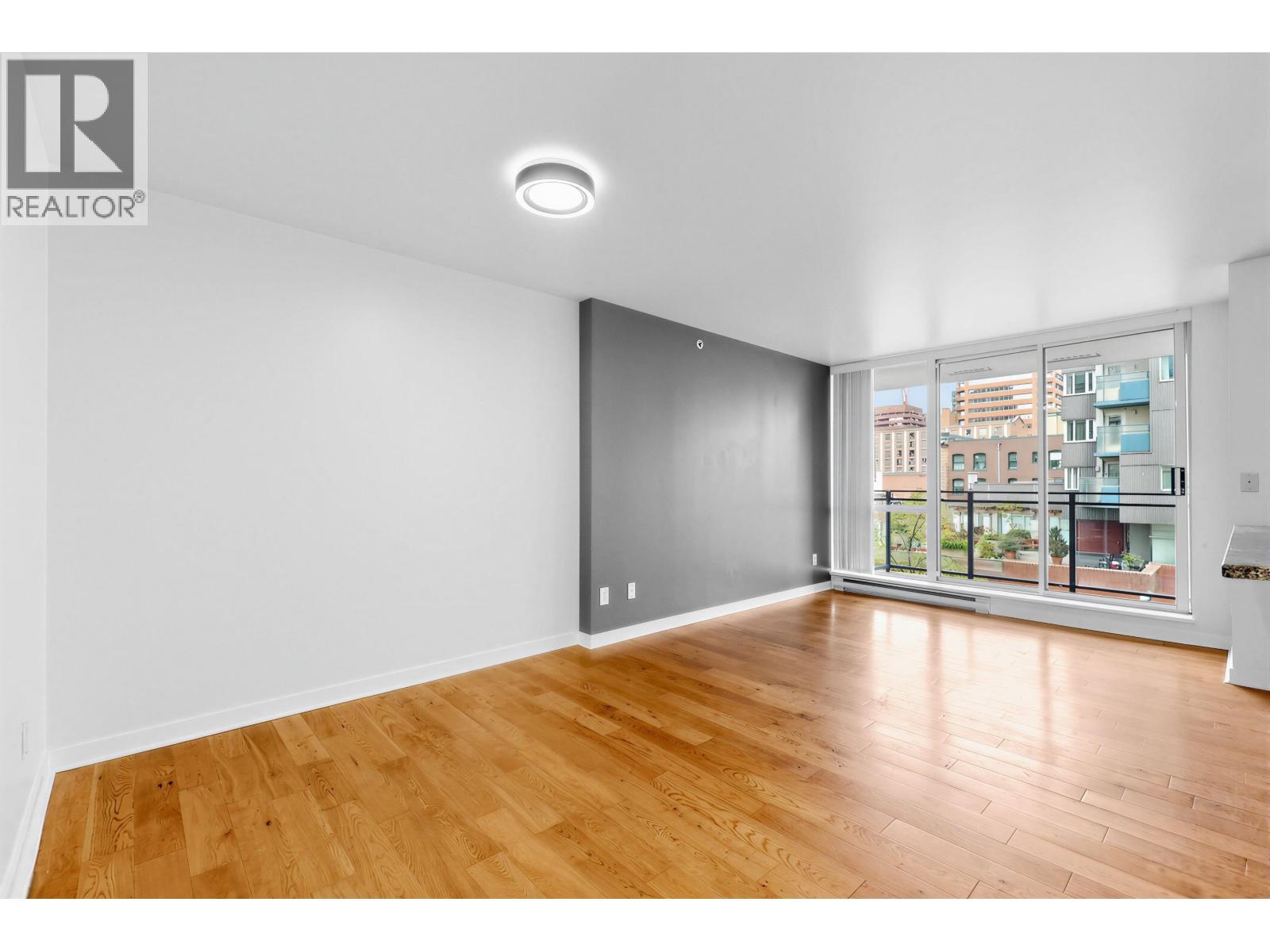602 1082 Seymour Street Property Photo 4