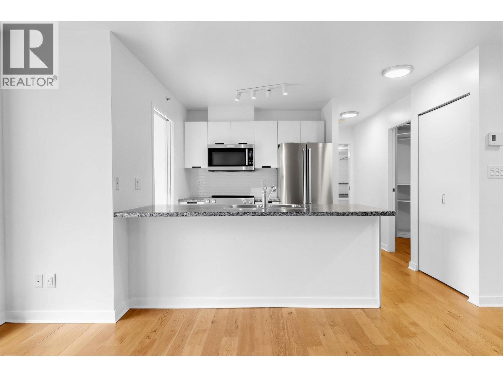 602 1082 Seymour Street Property Photo 7
