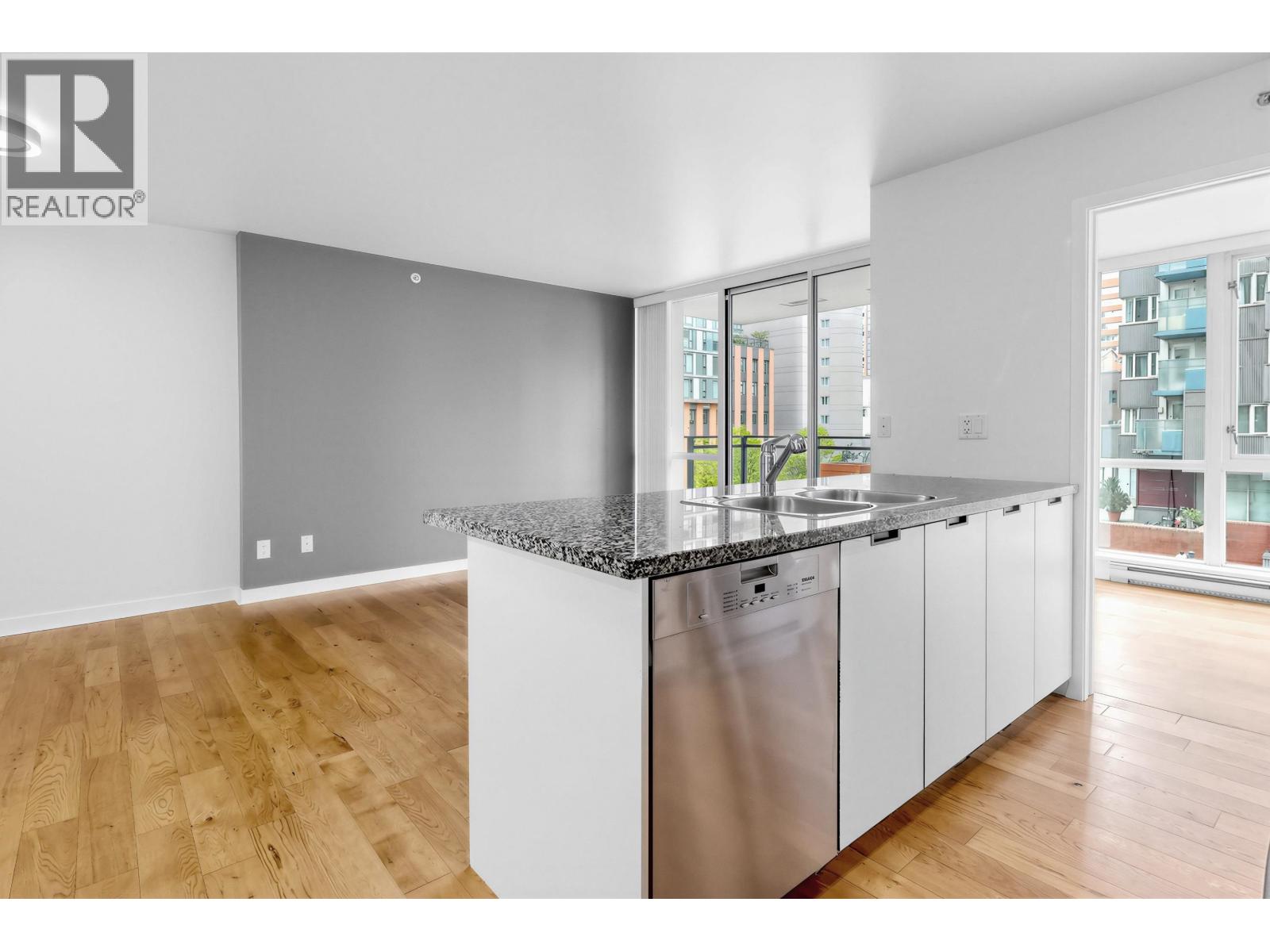 602 1082 Seymour Street Property Photo 10