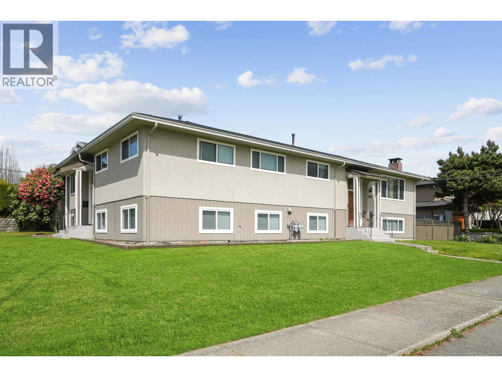 1570 Sperling Avenue Property Photo 3