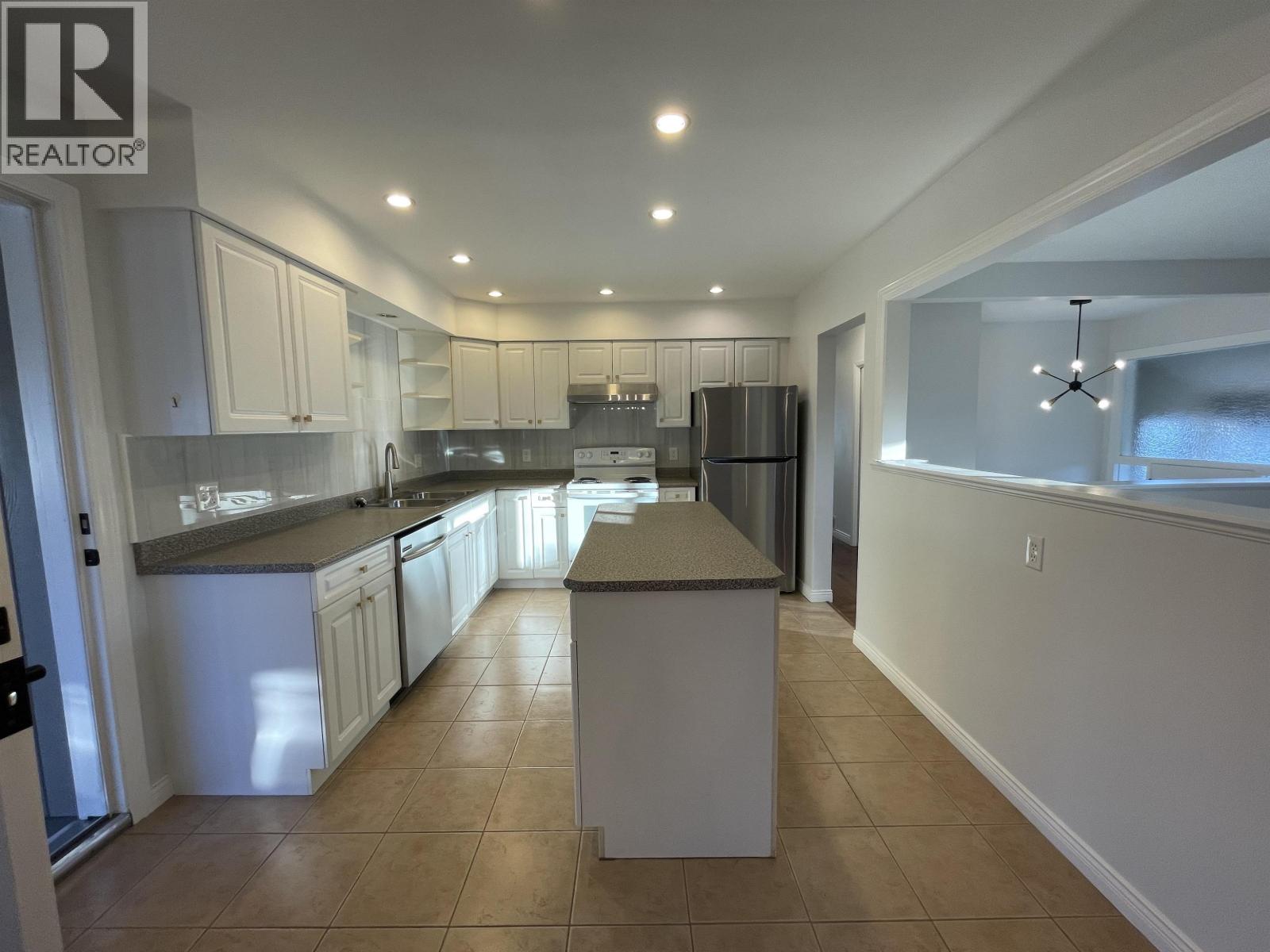1570 Sperling Avenue Property Photo 7