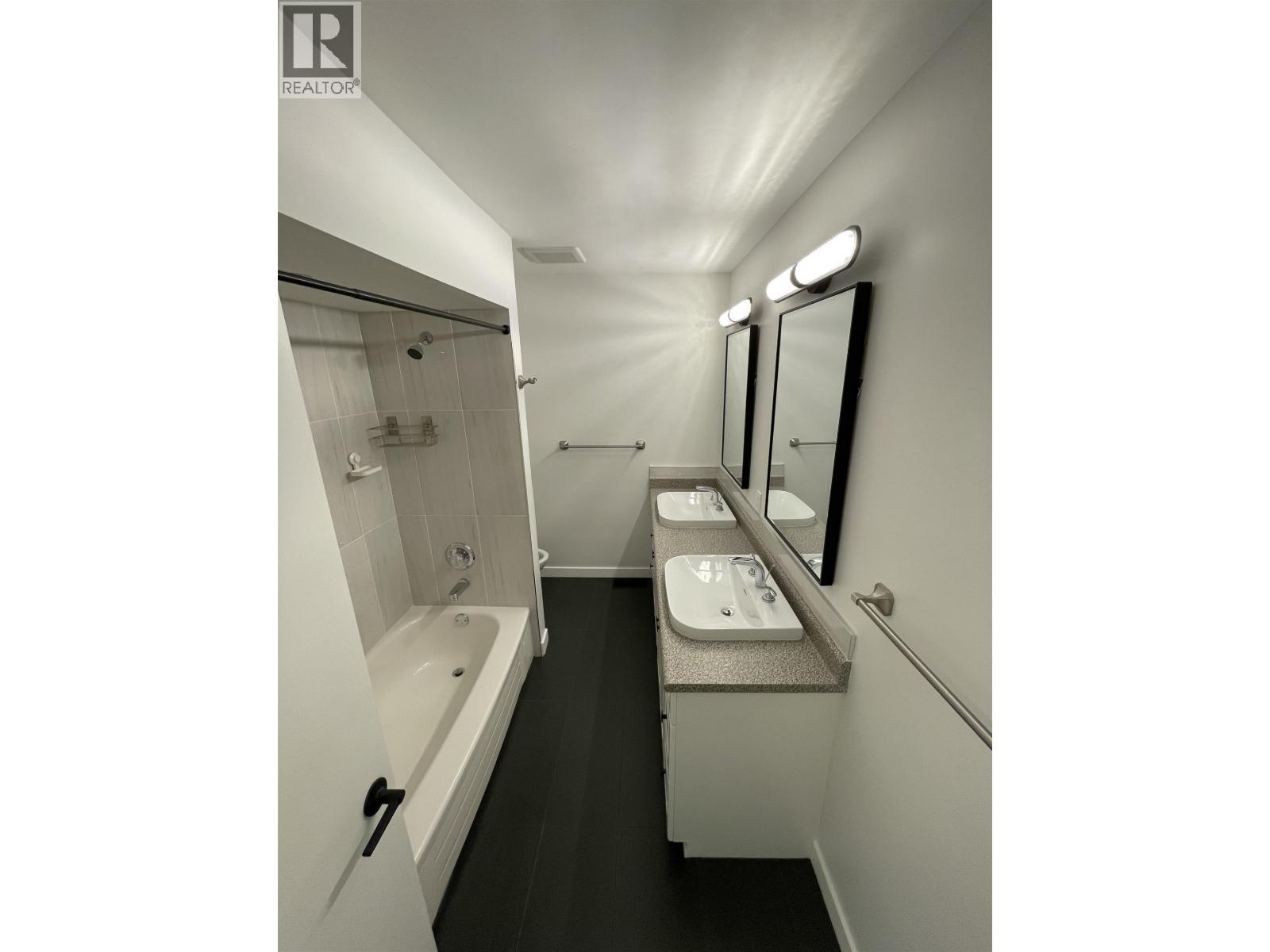1570 Sperling Avenue Property Photo 10