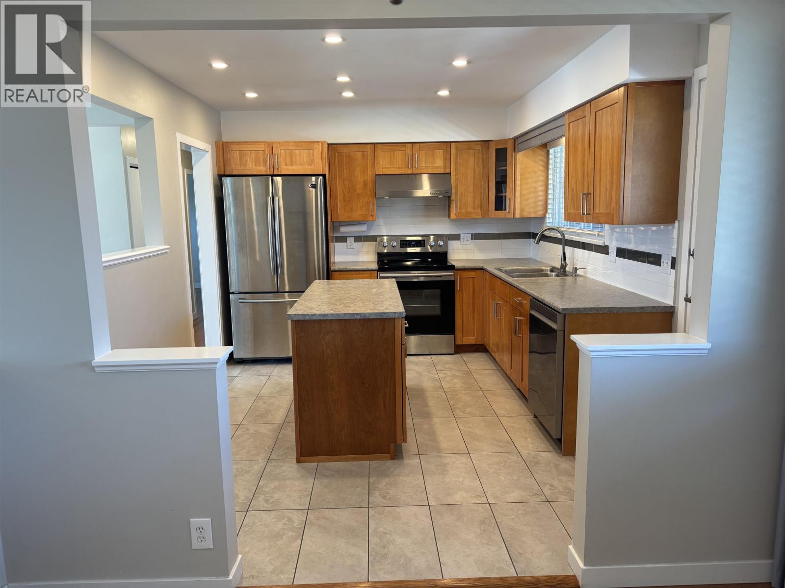 1570 Sperling Avenue Property Photo 13