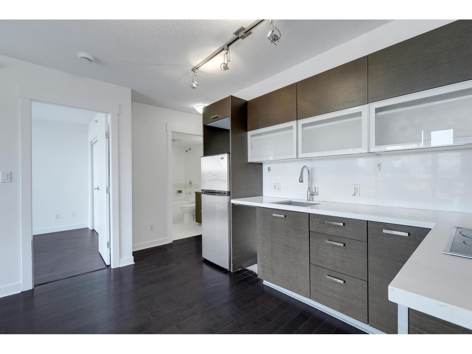 1011 10777 University Drive Property Photo 13
