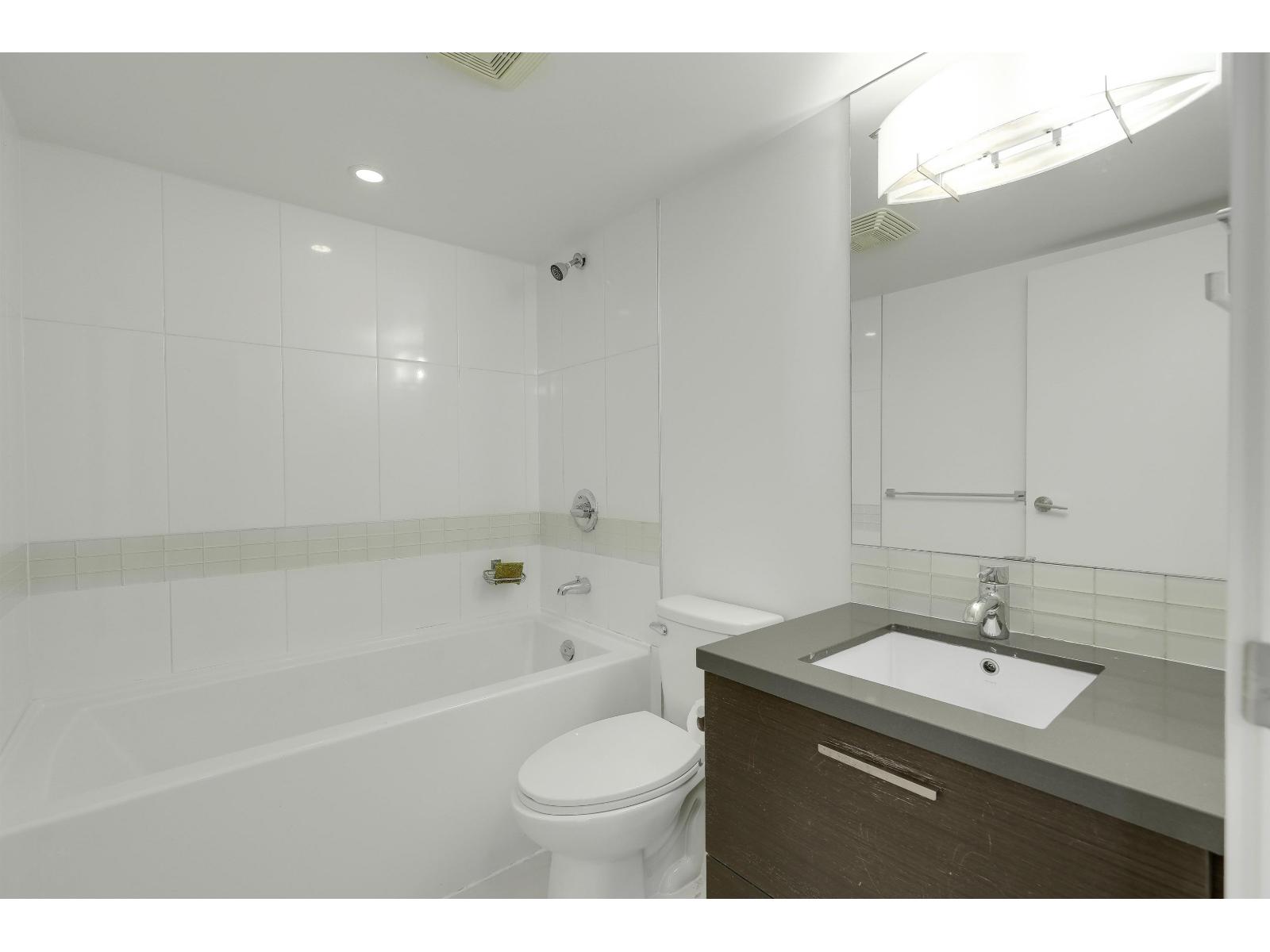 1011 10777 University Drive Property Photo 16