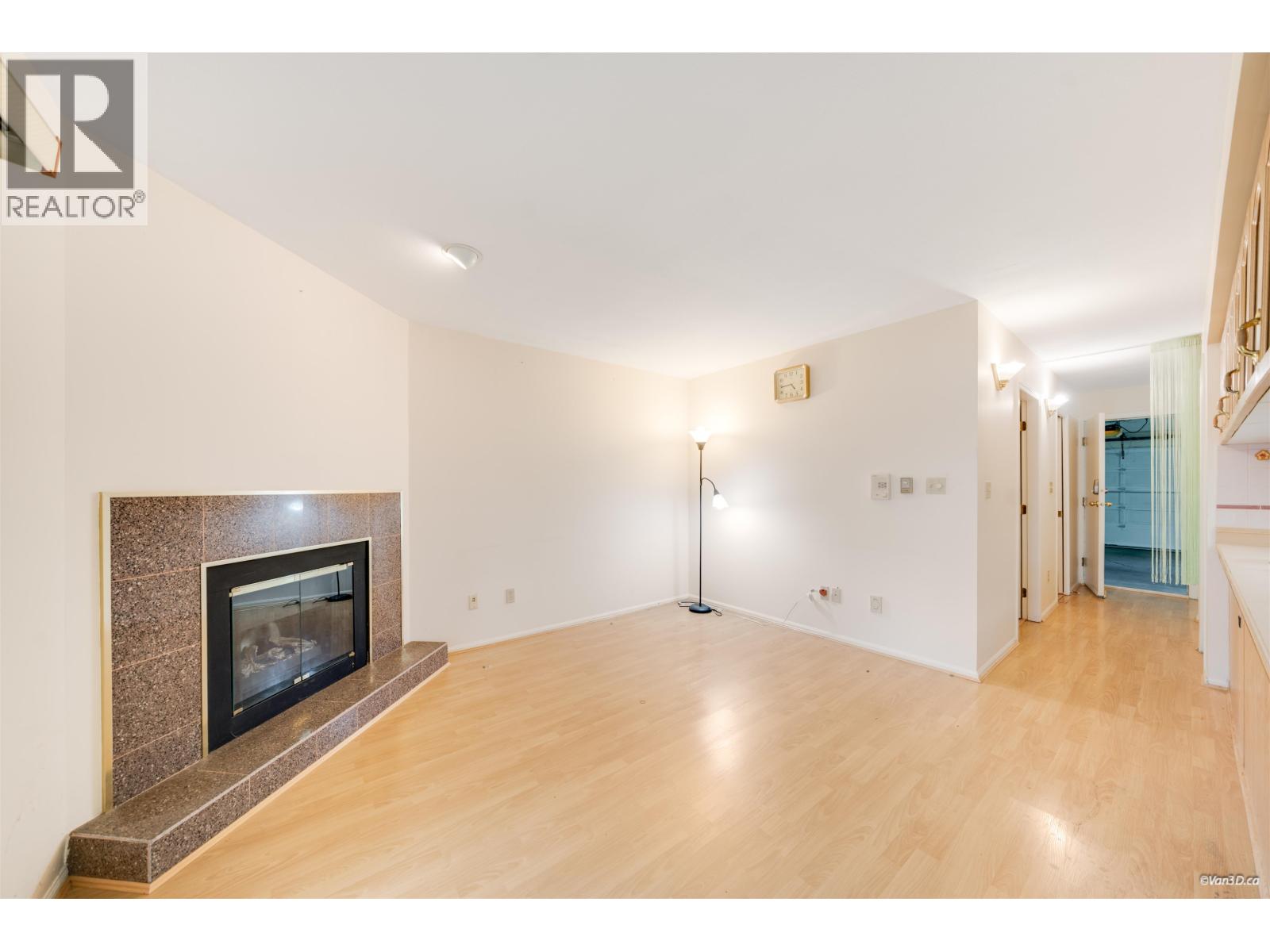 10 10900 No. 2 Road Property Photo 3