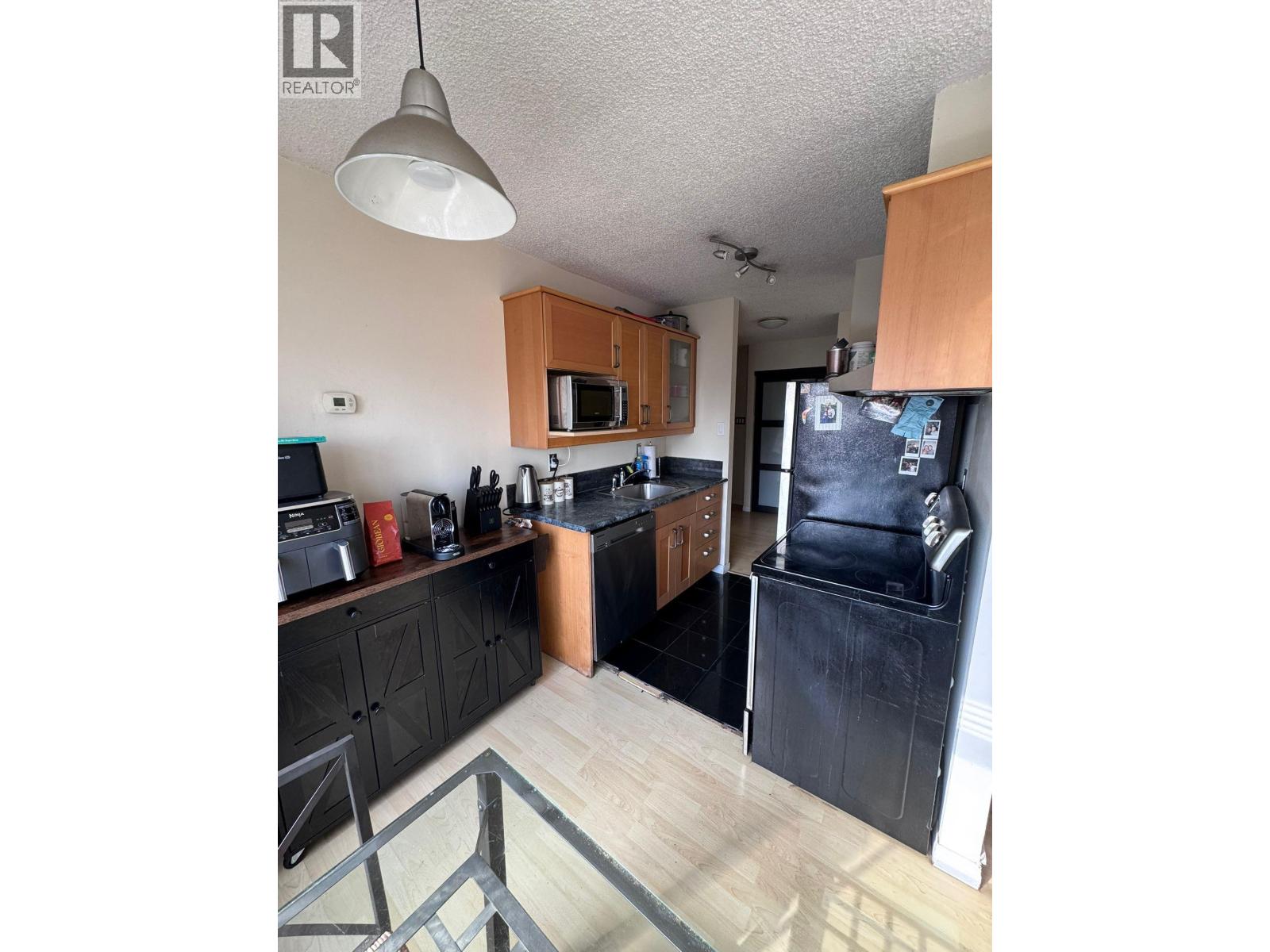407 1146 Harwood Street Property Photo 7