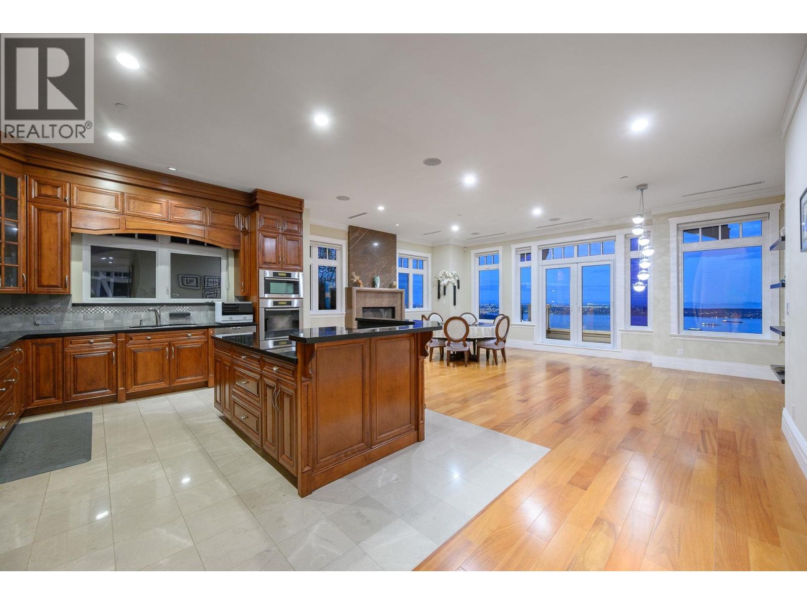 2420 Halston Court Property Photo 10