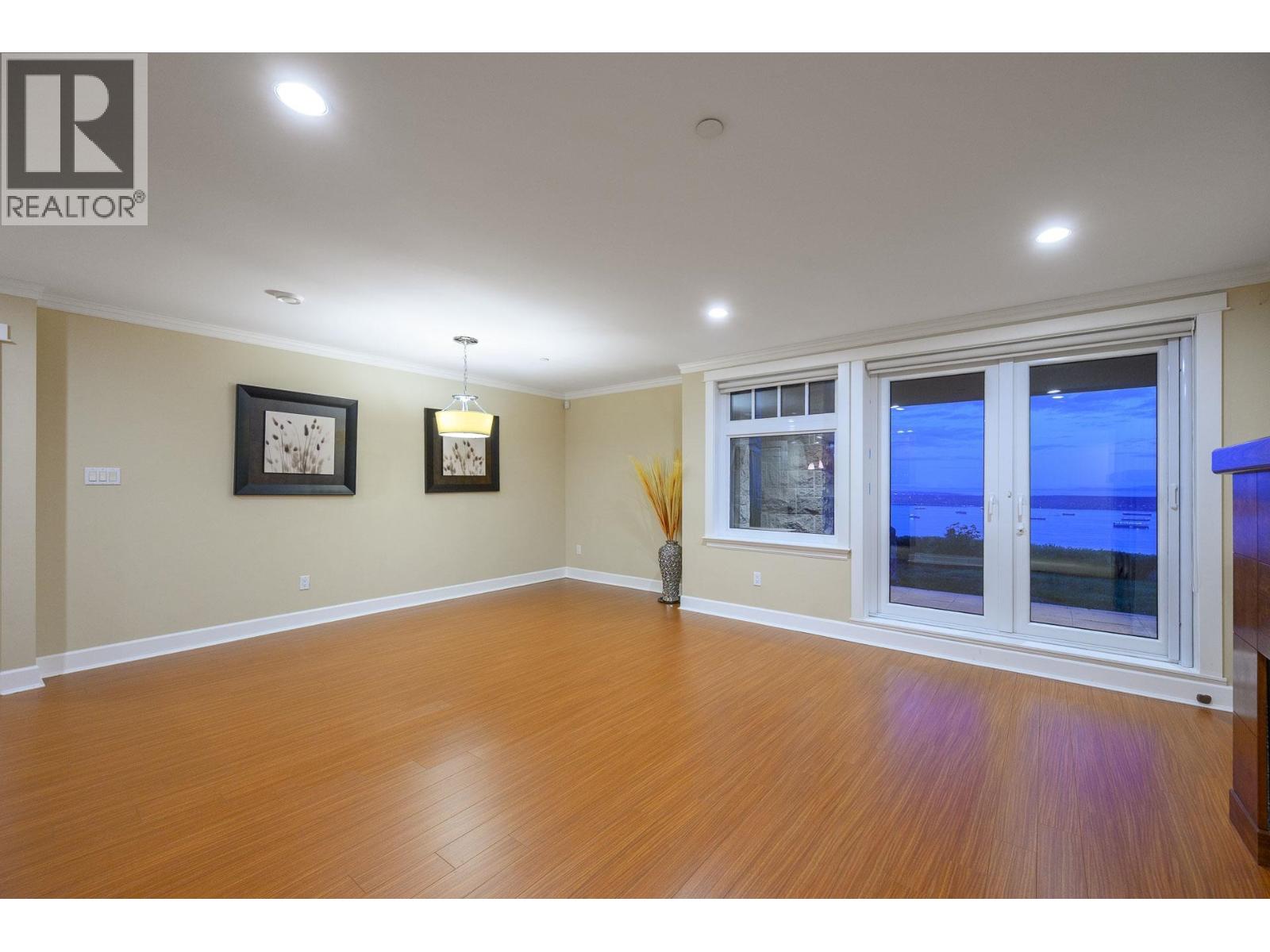 2420 Halston Court Property Photo 29