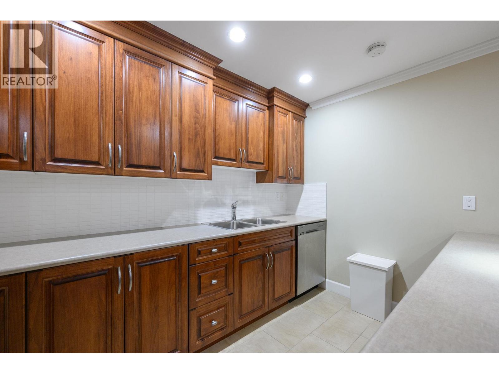 2420 Halston Court Property Photo 30