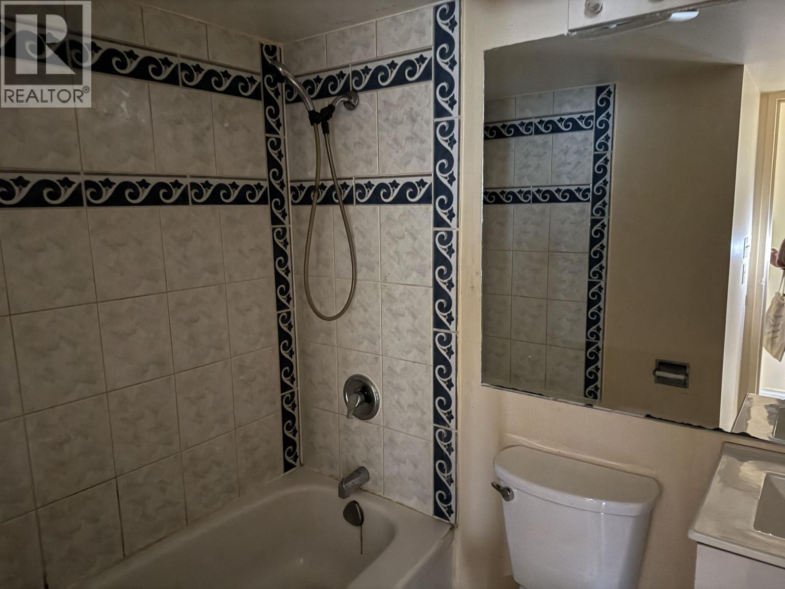 201 7280 Lindsay Road Property Photo 3