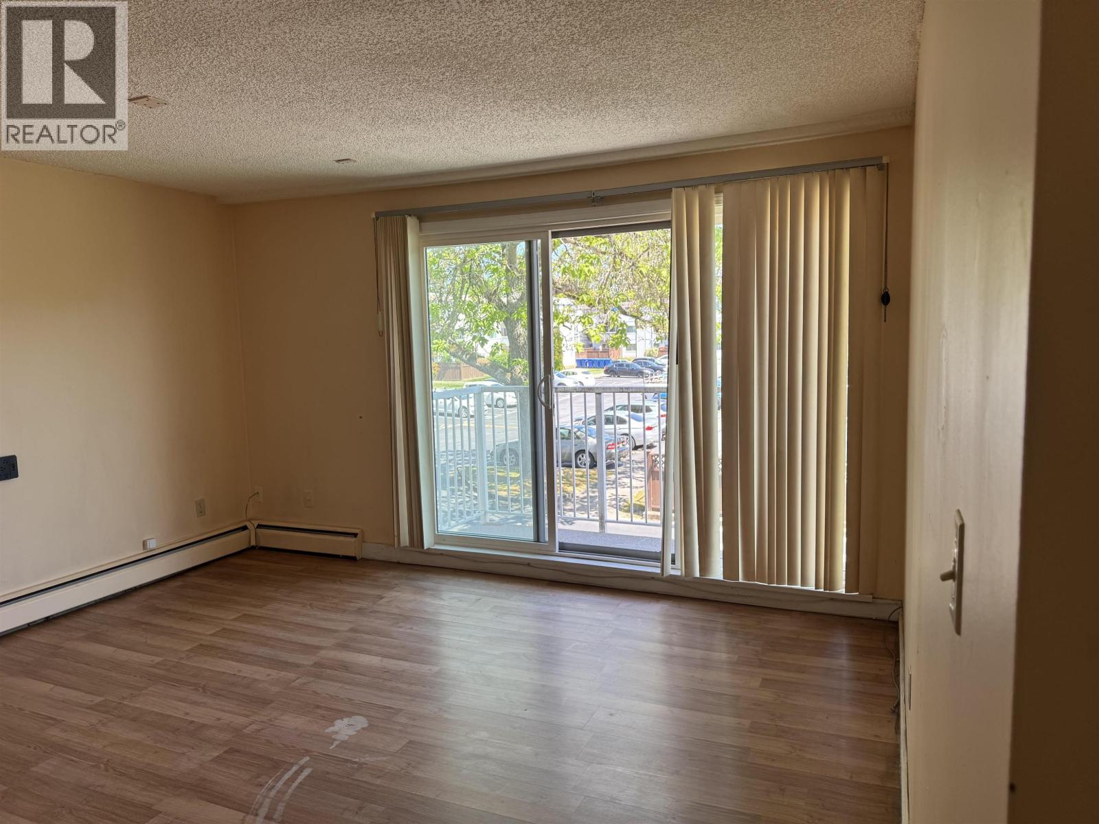 201 7280 Lindsay Road Property Photo 5
