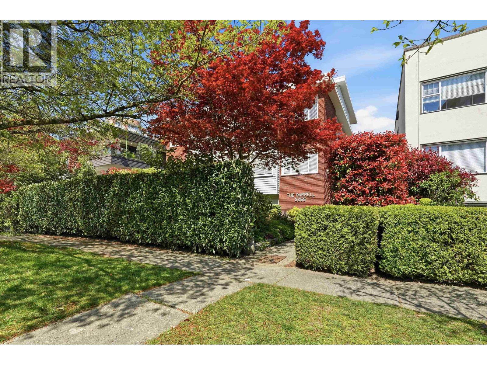 8 2255 W 40TH AVENUE Property Photo 1