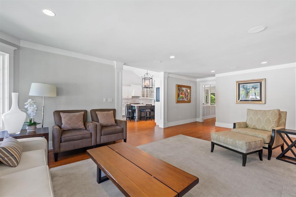 13685 30 Avenue Property Photo 10