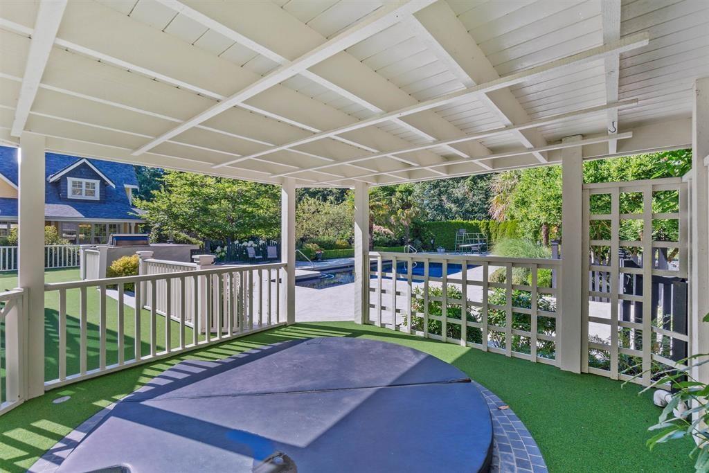 13685 30 Avenue Property Photo 38