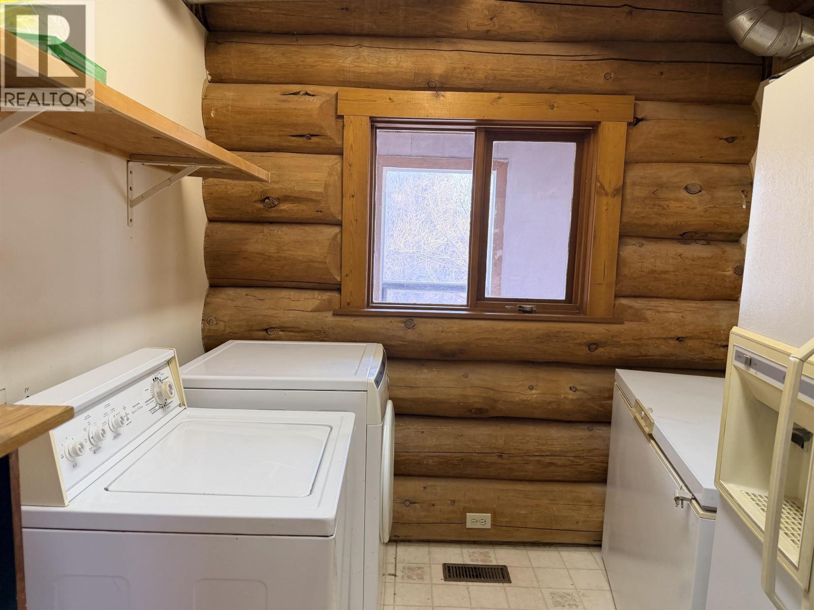 3642 Spokin Lake Road Property Photo 9